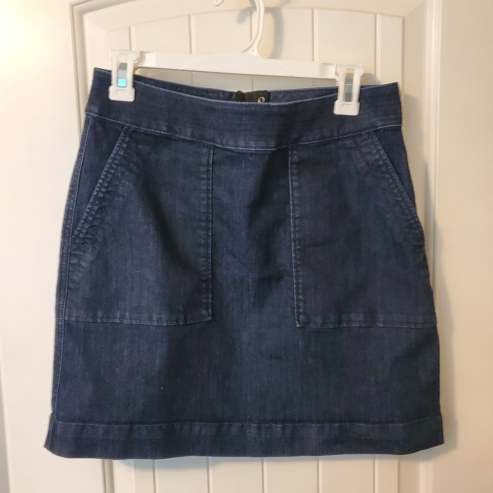 LOFT made and loved Denim skirt, Size 6P, like new, zipper closure